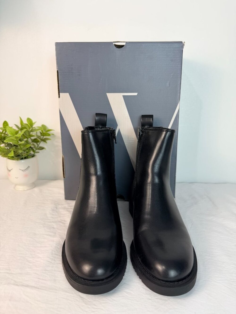 Worthington Black Chelsea Ankle Boots Womens 6.5M Zip Low Heel New - Picture 3 of 12